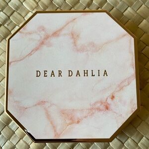 Dear Dahlia Garden of Light Dusk eyeshadow palette